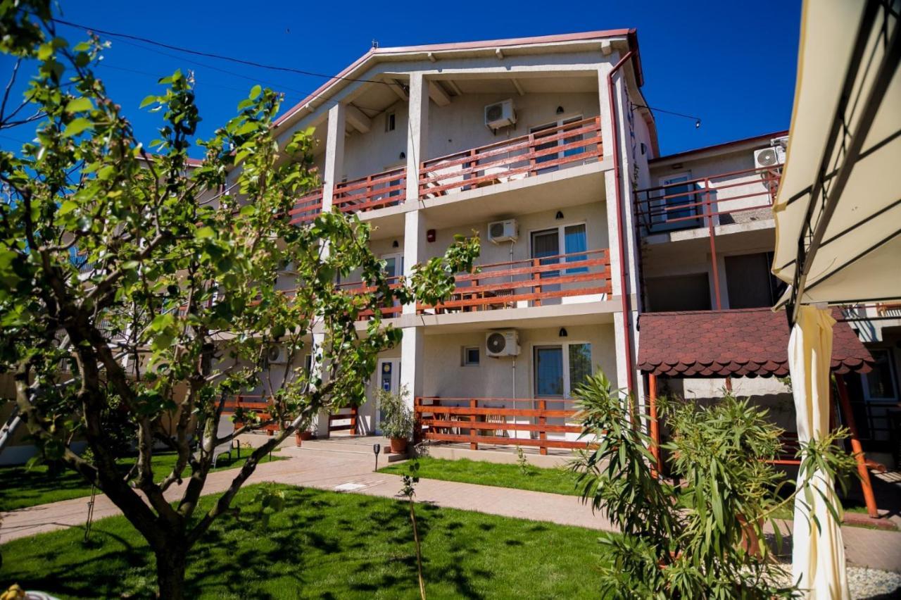 Casa Ypu Hotel 2 Mai Bagian luar foto