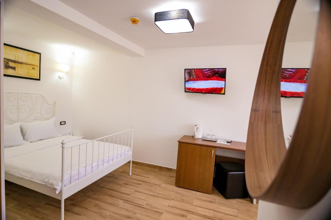 Casa Ypu Hotel 2 Mai Bagian luar foto