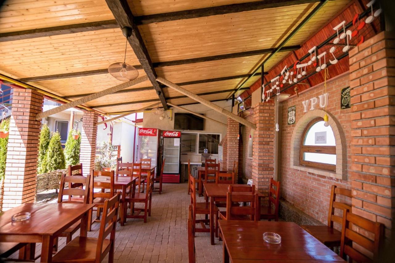 Casa Ypu Hotel 2 Mai Bagian luar foto